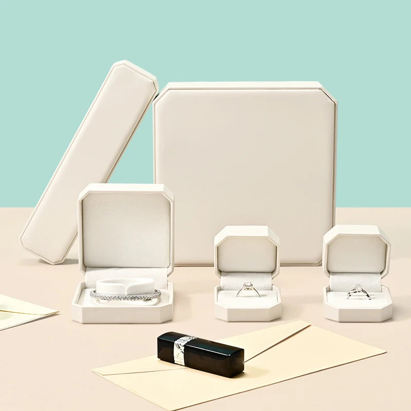 Boîte à Bijoux Cadeau en Cuir Beige