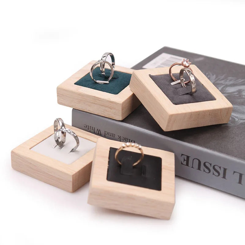 Support Bague Bois Élégant